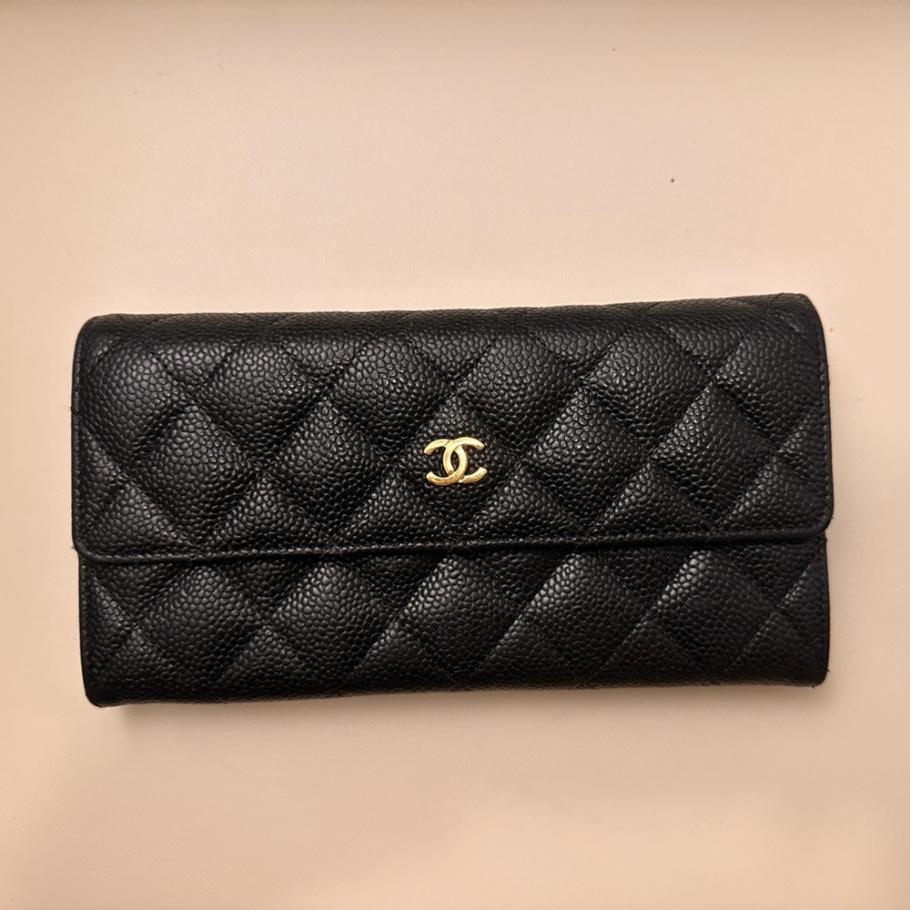 ❌❌SOLD❌❌Authentic Chanel Long Classic Caviar Wallet